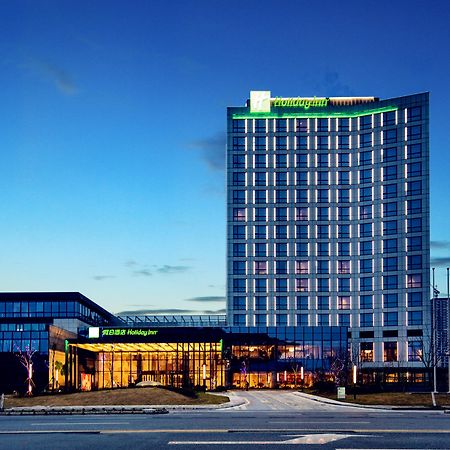 Holiday Inn Wuxi Taihu New City By Ihg Exterior photo