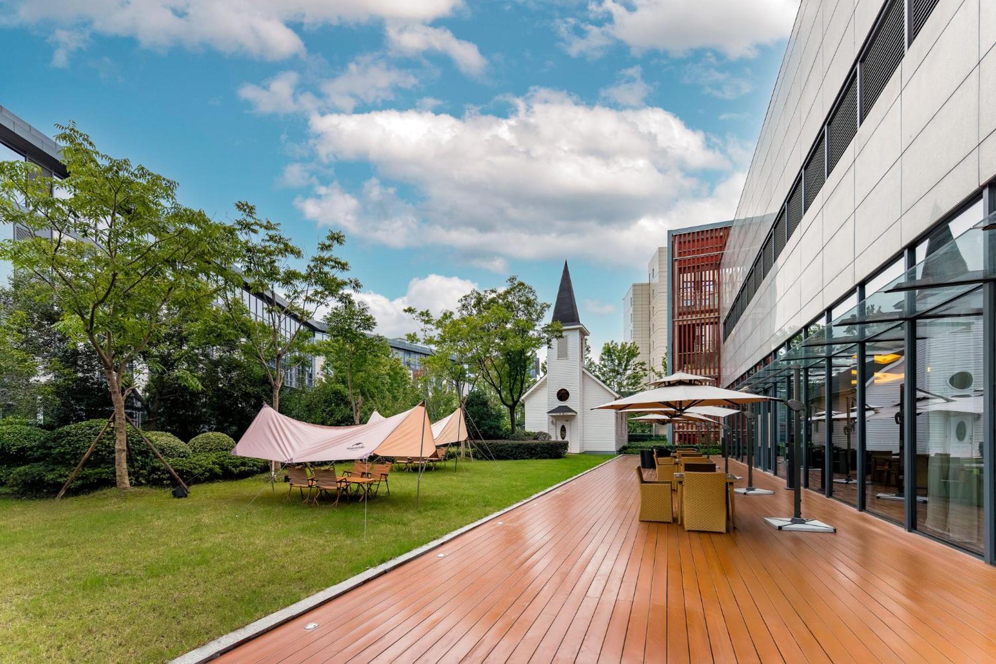 Holiday Inn Wuxi Taihu New City By Ihg Exterior photo